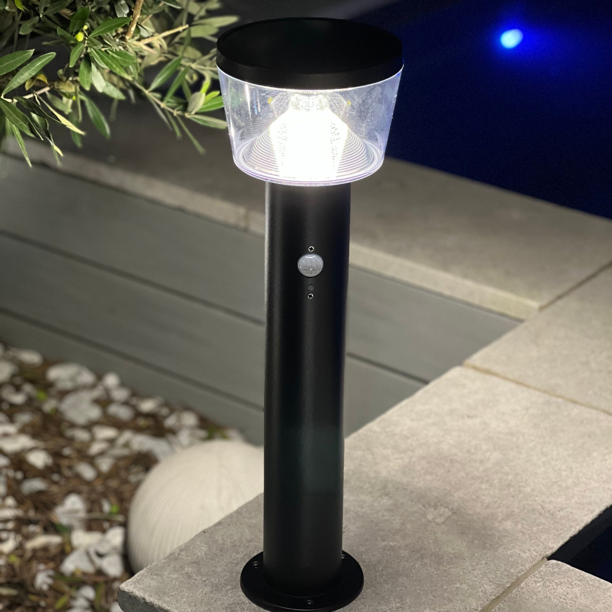 Borne Led solaire DUBLIN - Détecteur de mouvements - 3 modes d'éclairages 75 à 600 lumens - Lumihome