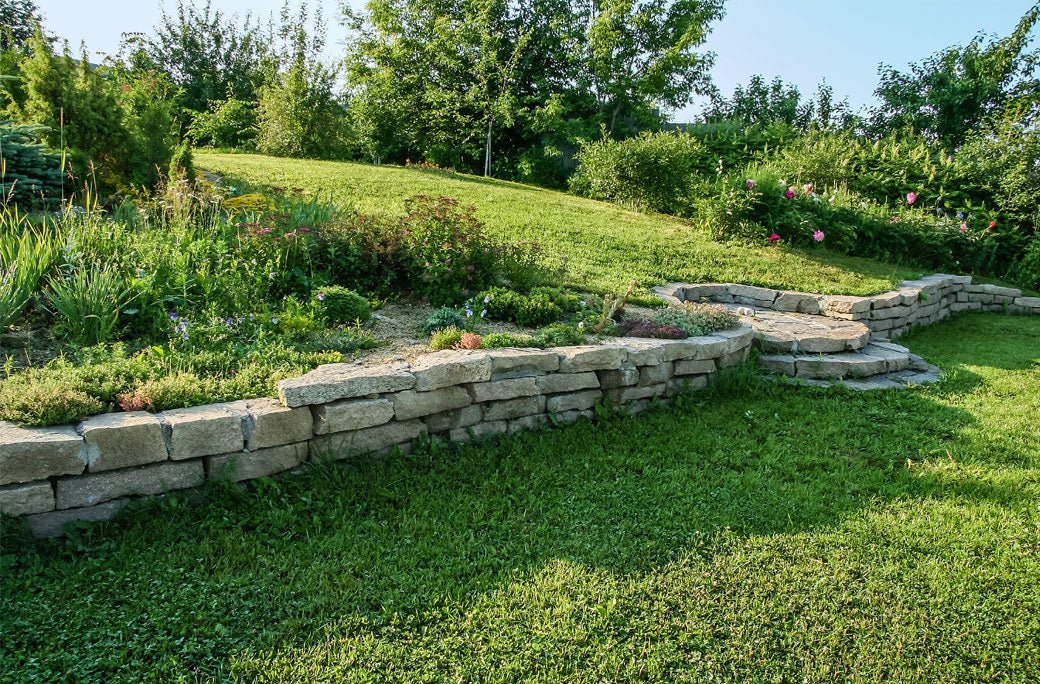 Wie gestaltet und beleuchtet man einen Garten am Hang? - Lumihome