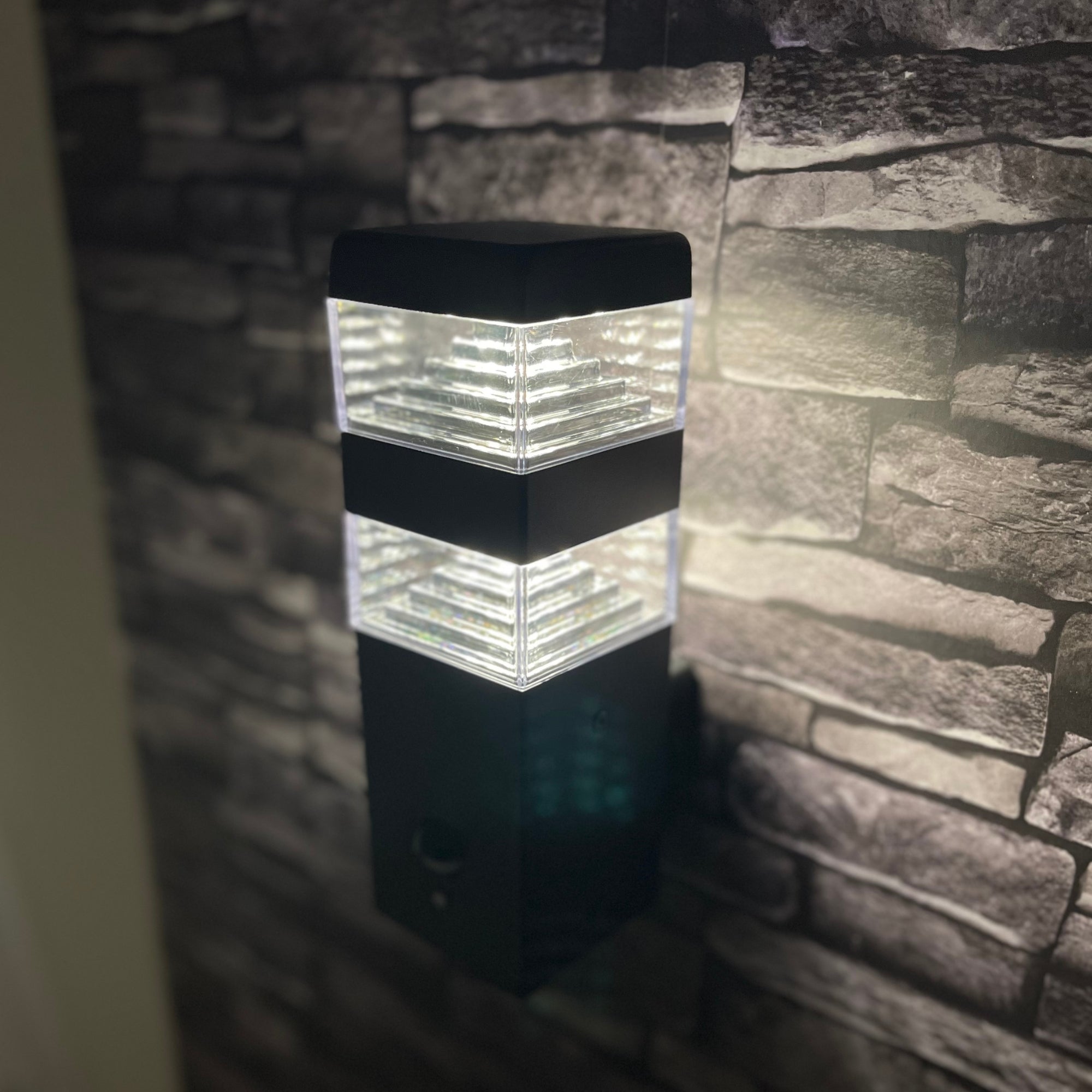 Pyramide Led Wandleuchte mit Sensor - Lumihome