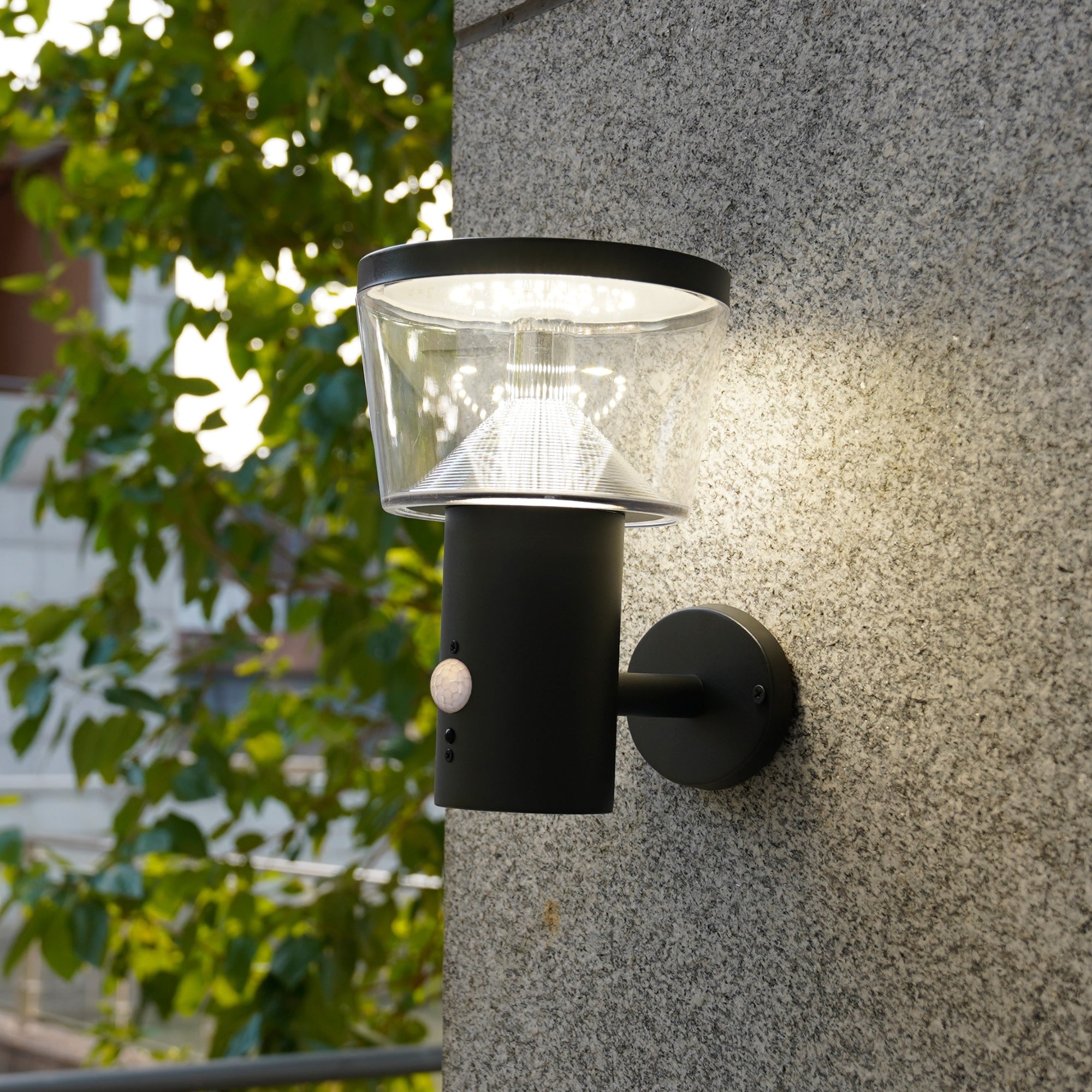 Solar Led Wandleuchte DUBLIN - Bewegungsmelder - 3 Lichtmodi 75 bis 600 Lumen - Lumihome