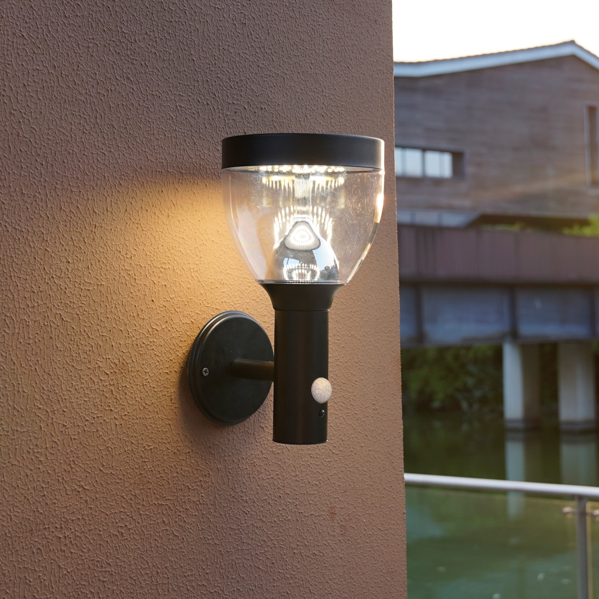 Solar Led Wandleuchte LUNA - Bewegungsmelder - 3 Lichtmodi 75 bis 600 Lumen - Lumihome