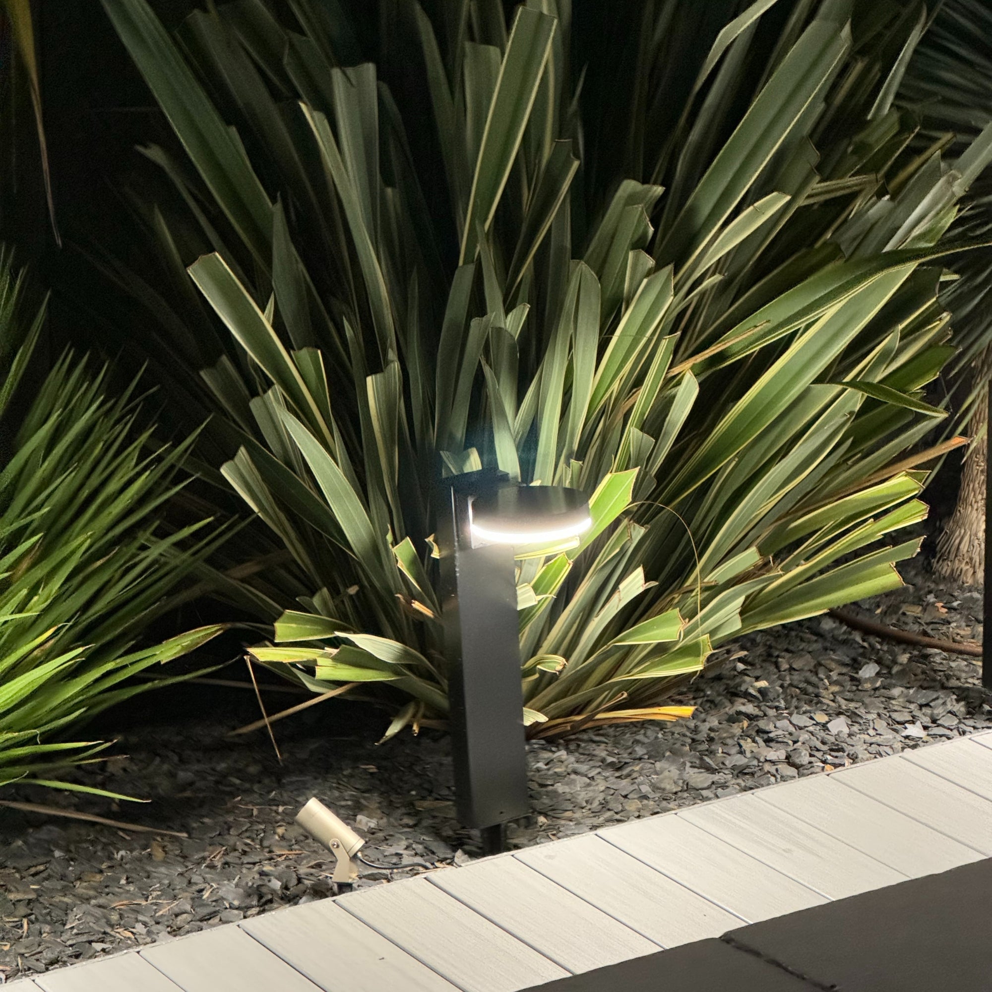 Solar Led Poller DAYTONA - Bewegungsmelder - 3 Lichtmodi 75 bis 600 Lumen - Lumihome