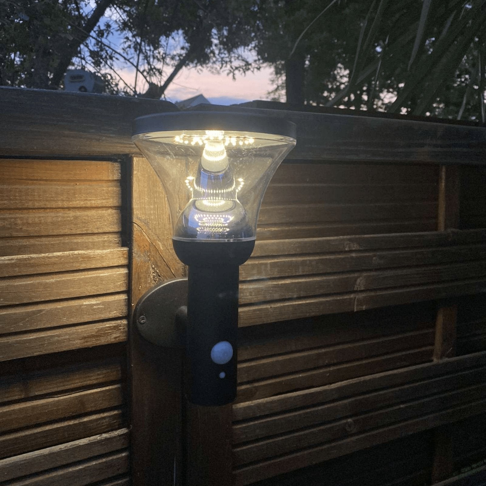 Solar Led Wandleuchte DIVA - HY22WSRB - Bewegungsmelder - 3 Lichtmodi 75 bis 600 Lumen - Lumihome-Deutschland.com