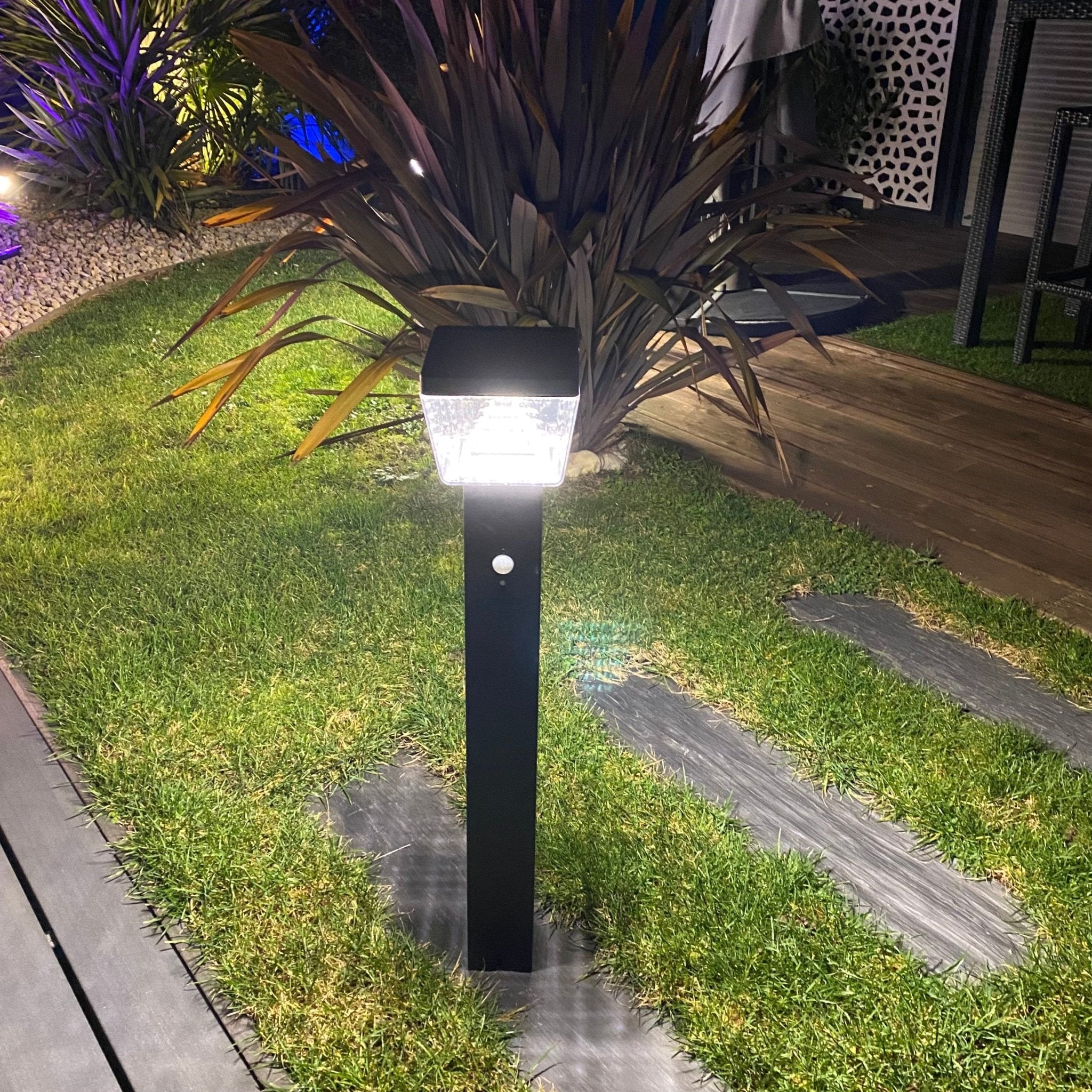 Solar Led Poller LIBERTY - Bewegungsmelder - 3 Beleuchtungsmodi - 75 bis 600 Lumen - Lumihome-France.com