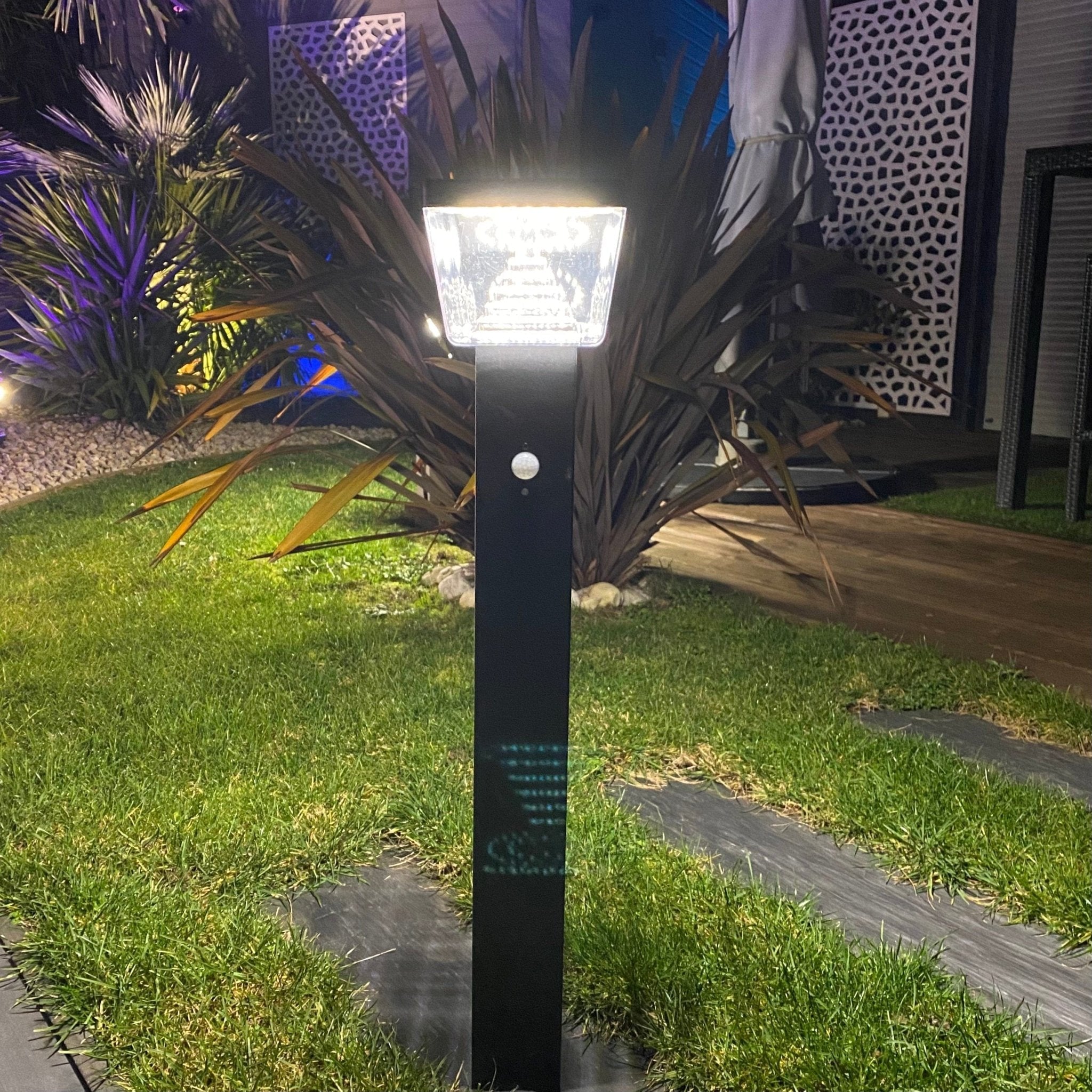 Solar Led Poller LIBERTY - Bewegungsmelder - 3 Beleuchtungsmodi - 75 bis 600 Lumen - Lumihome-France.com