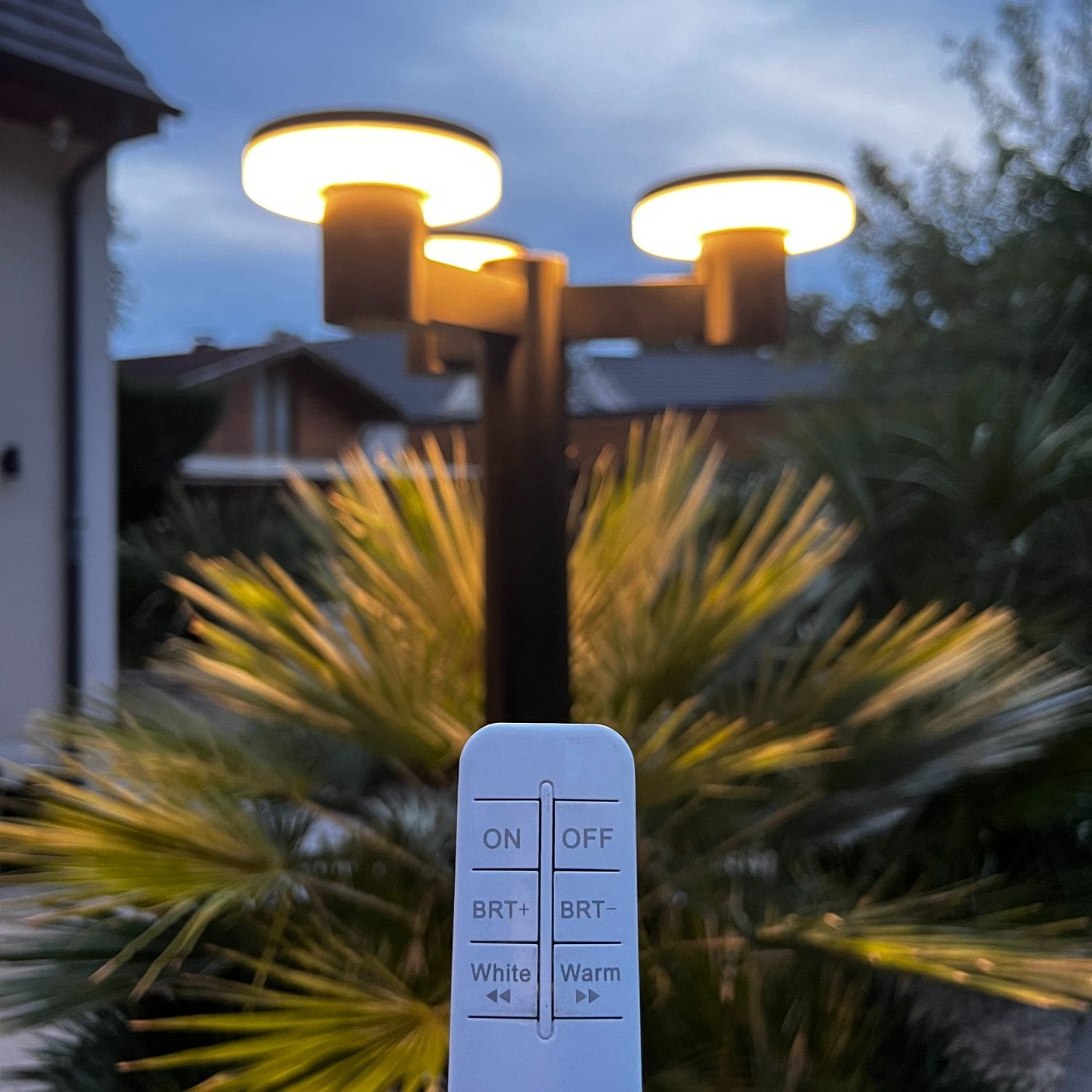 Led-Solar-Standleuchte ALTO 3000 - Höhe 2m - Fernbedienbar - 300 bis 3000 Lumen - Lumihome-Deutschland.com