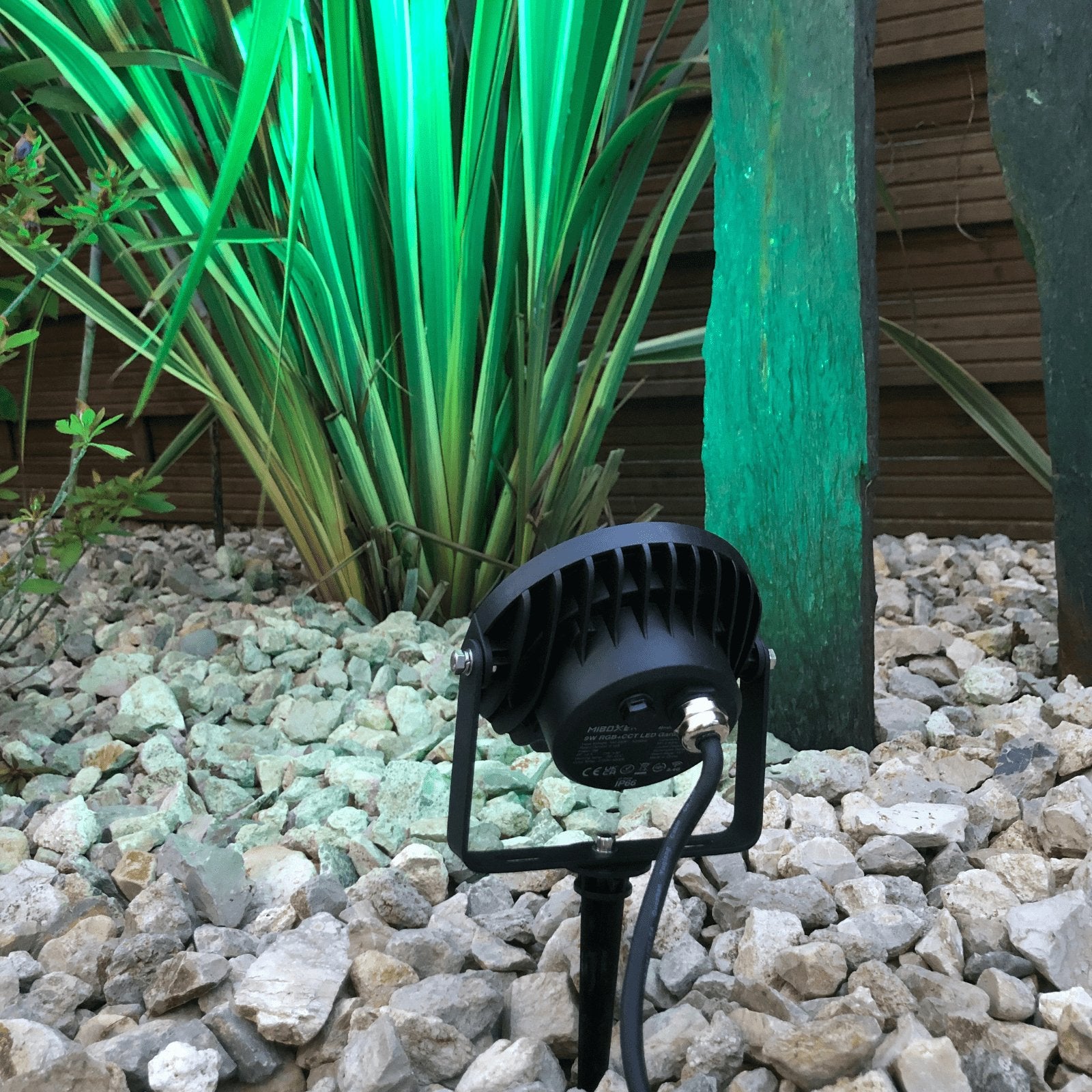 Led spot picket RGB/CCT connected 9W - 230V - Ø 13.3 cm - Fernbedienbar - Lumihome