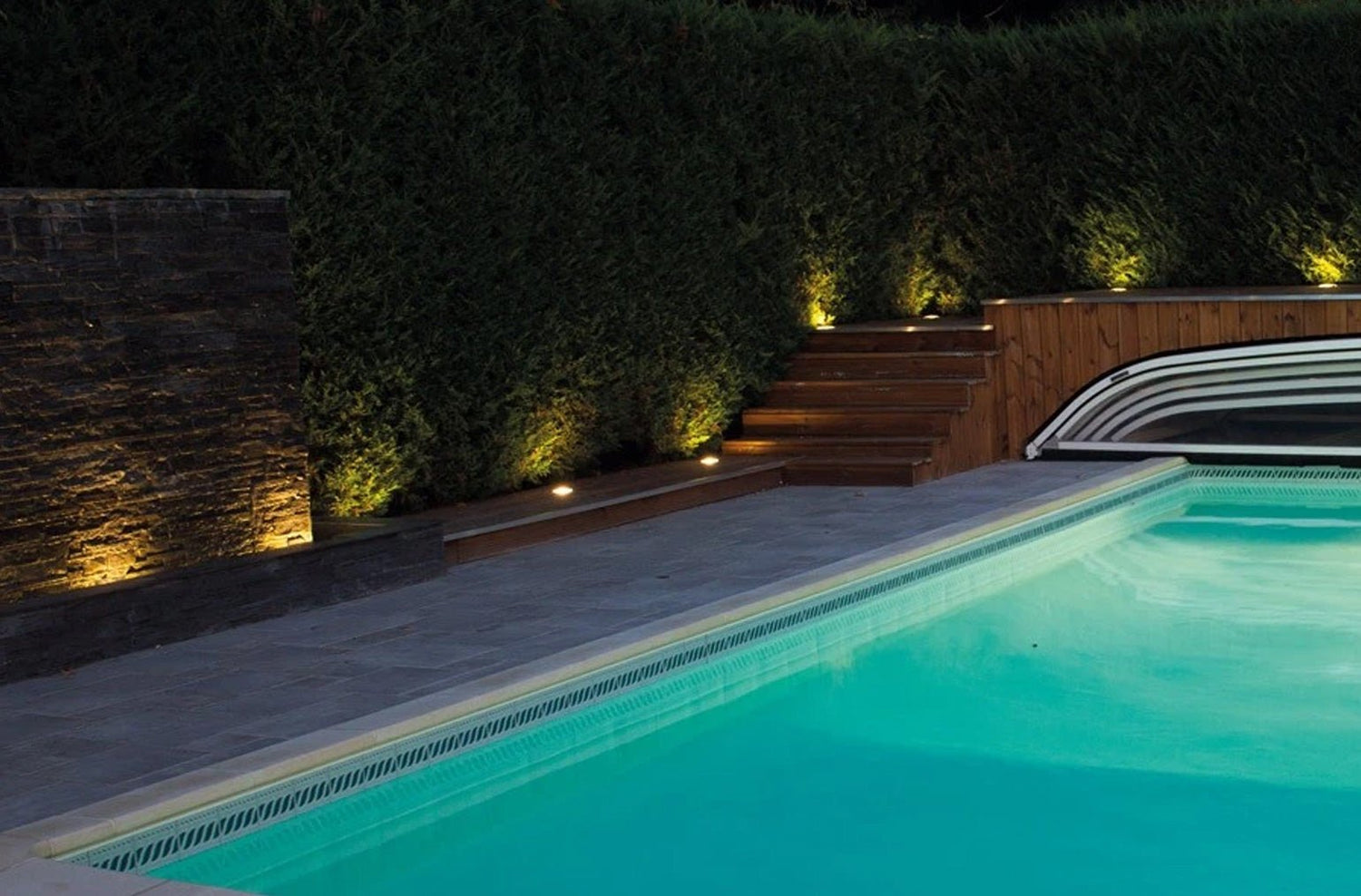 How to choose the right poolside lighting? - Lumihome