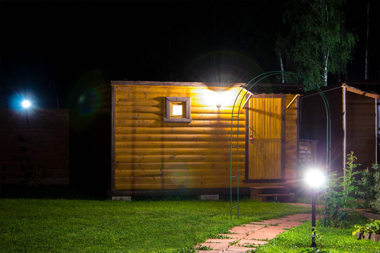 How to light your garden shed properly?  - Lumihome