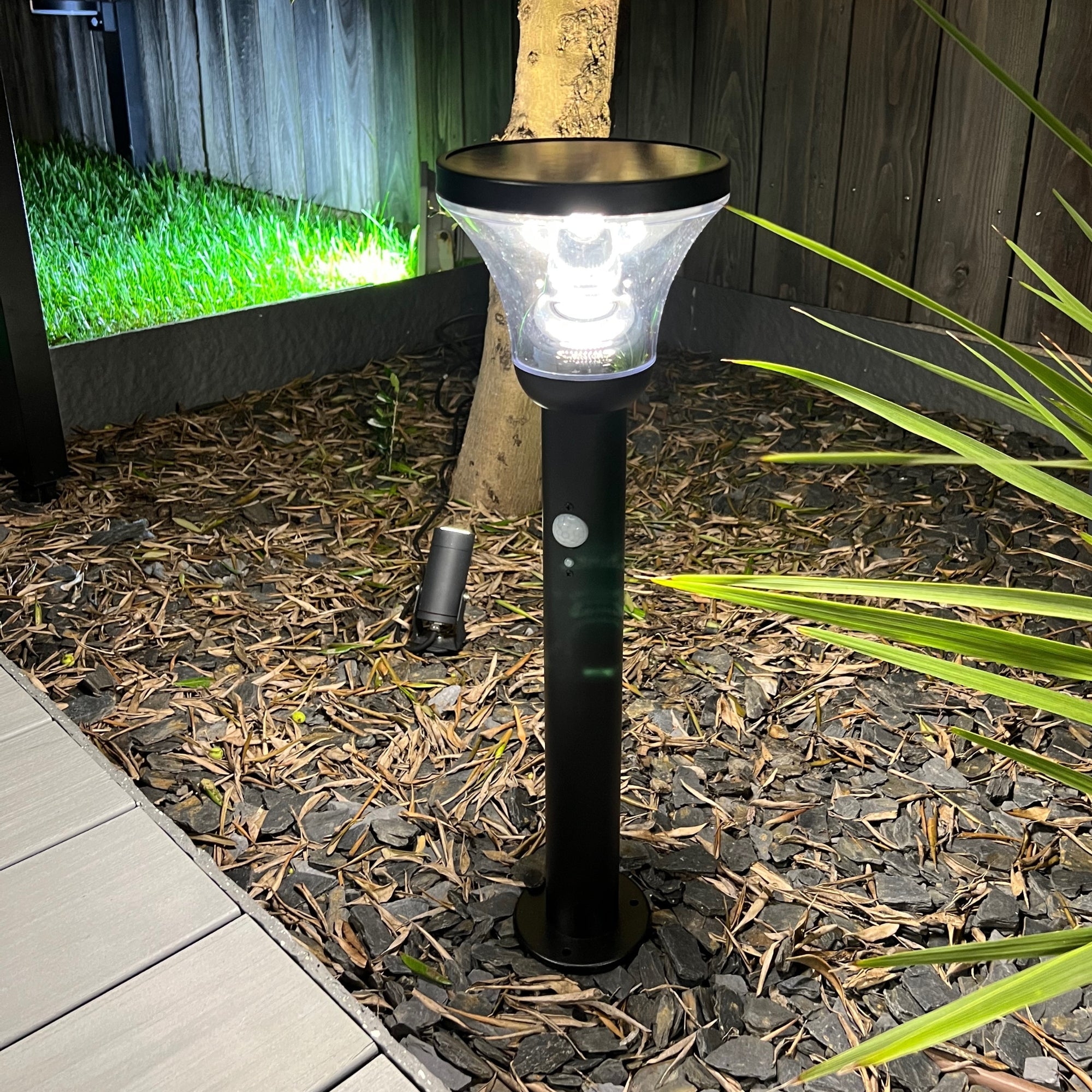 DIVA solar Led bollard - Motion detector - 3 lighting modes from 75 to 600 lumens - Lumihome