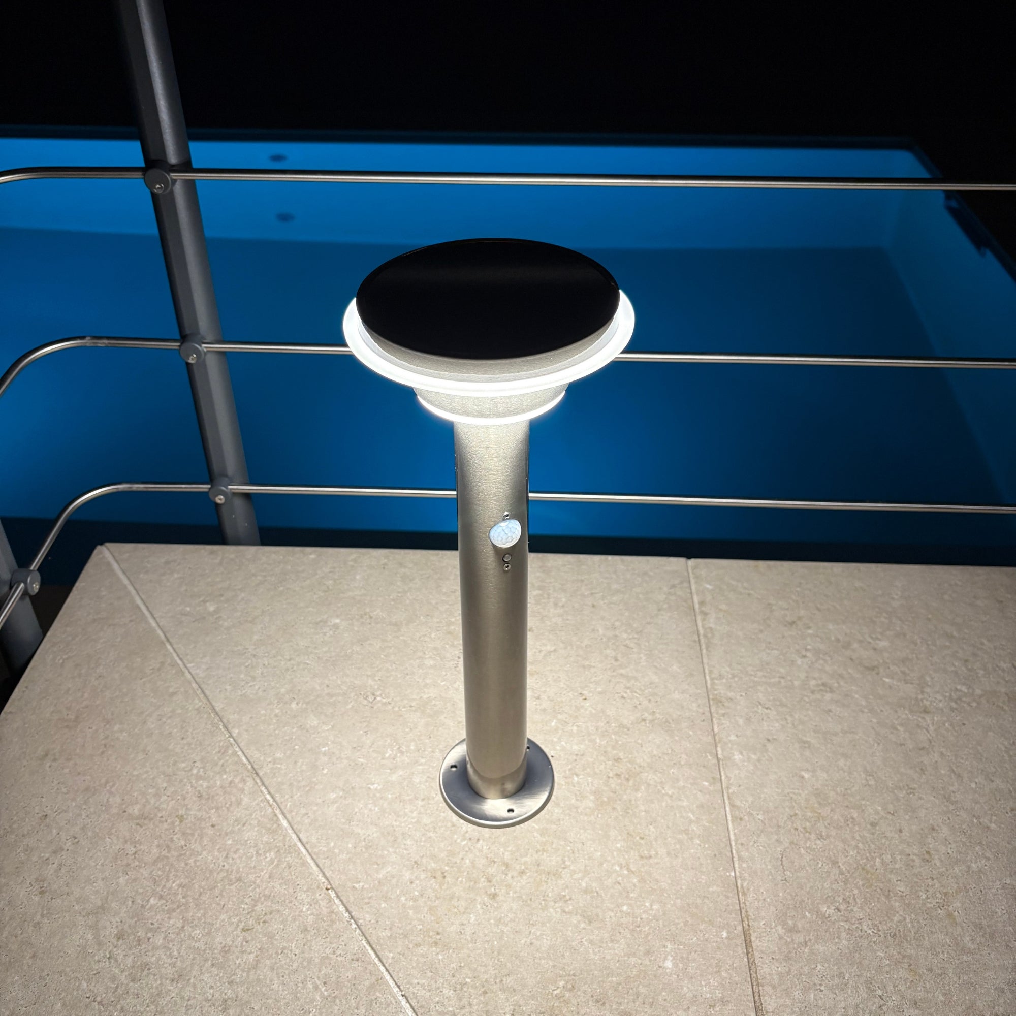 GENOVA solar Led bollard - Motion detector - 3 lighting modes 100 to 1000 lumens - Lumihome