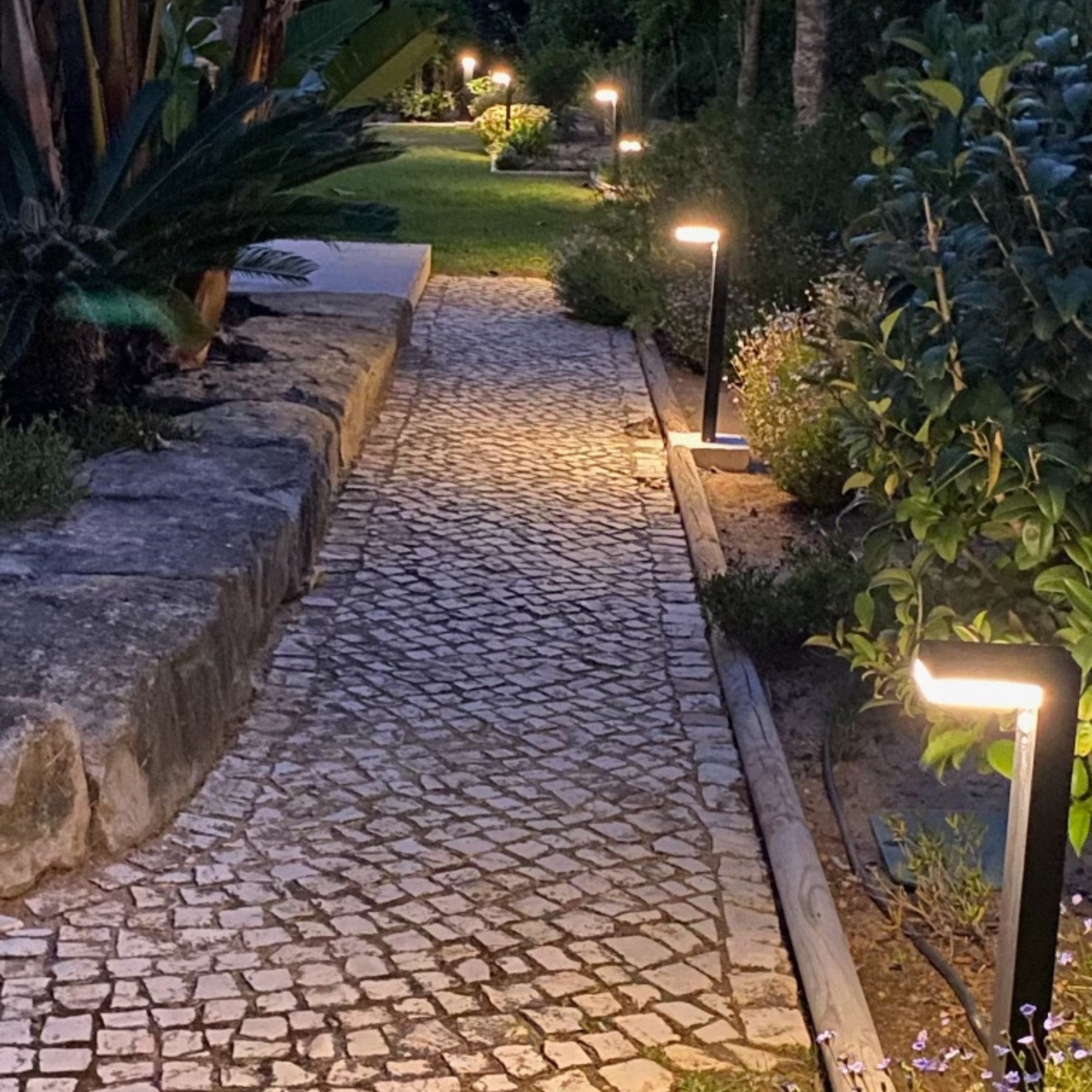 VENUS Solar Led Bollard - Motion detector - 3 lighting modes 75 to 600 lumens - Lumihome