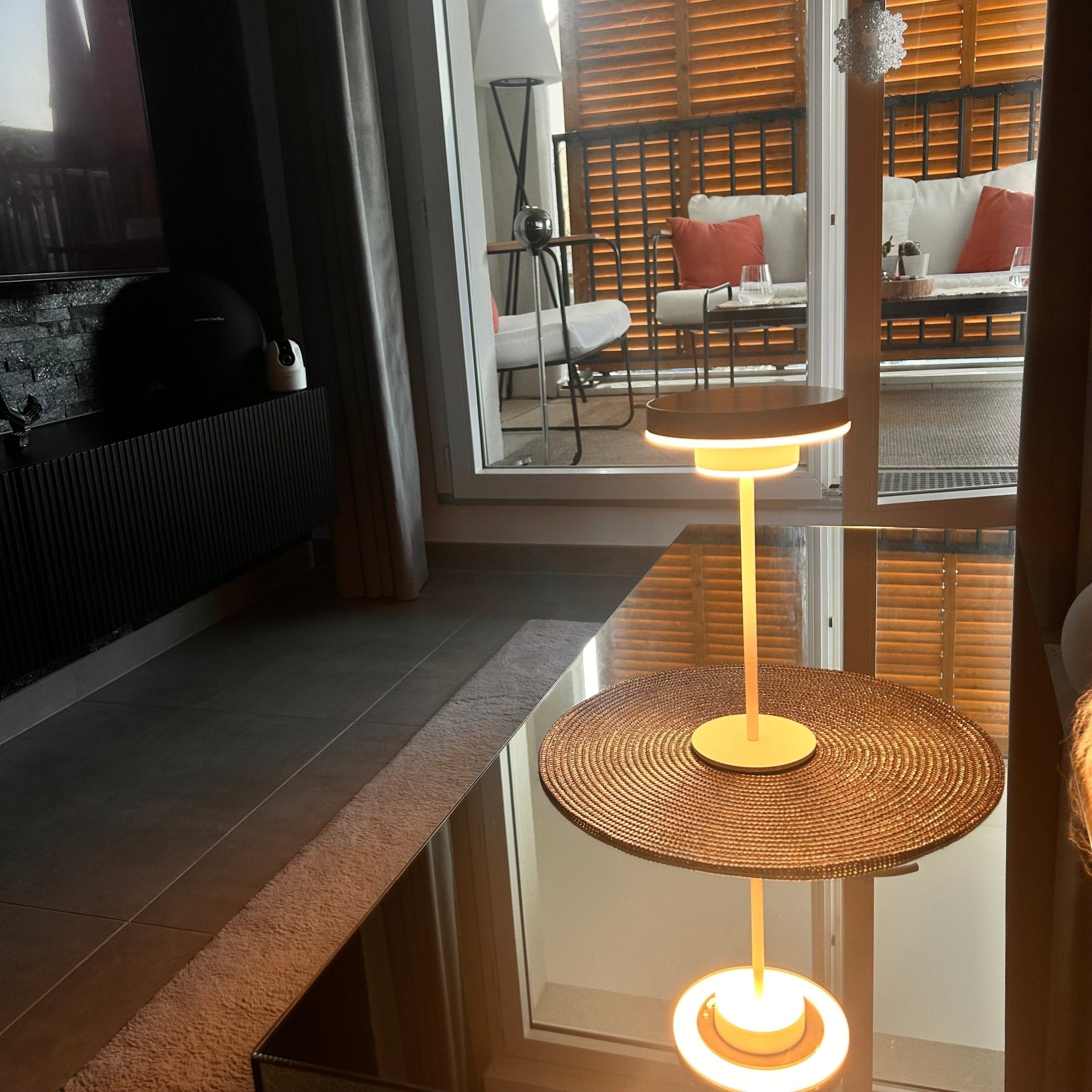 GENOVA solar LED table lamp - Lumihome