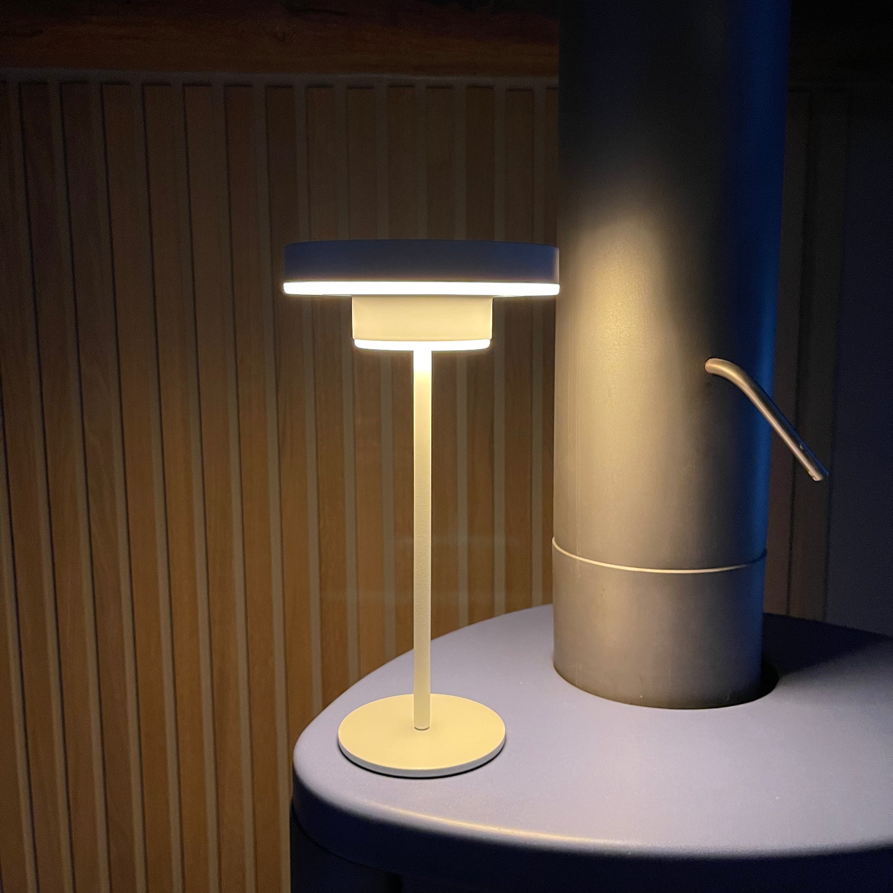 GENOVA solar LED table lamp