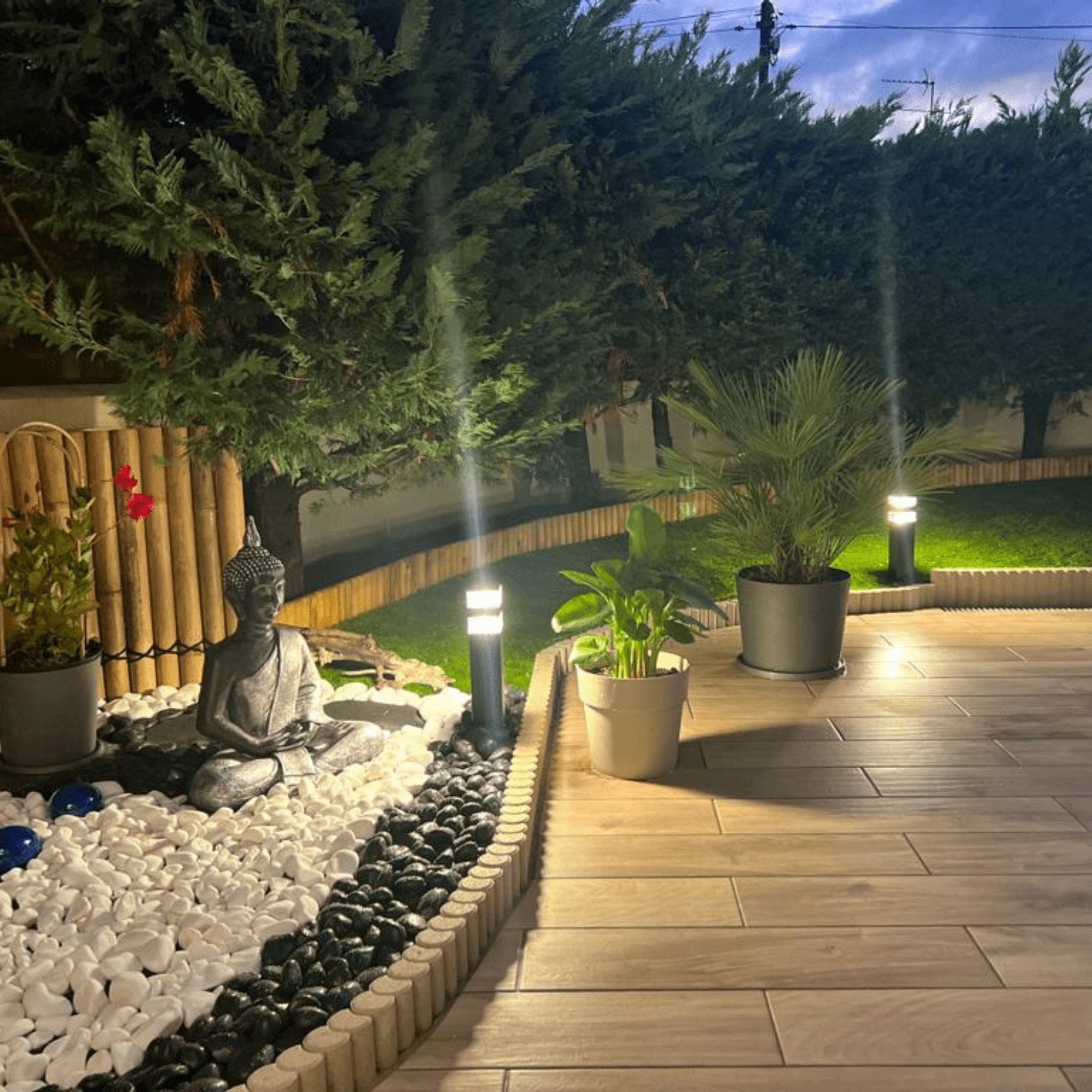 Set of 4 Pyramid bollards - Lumihome