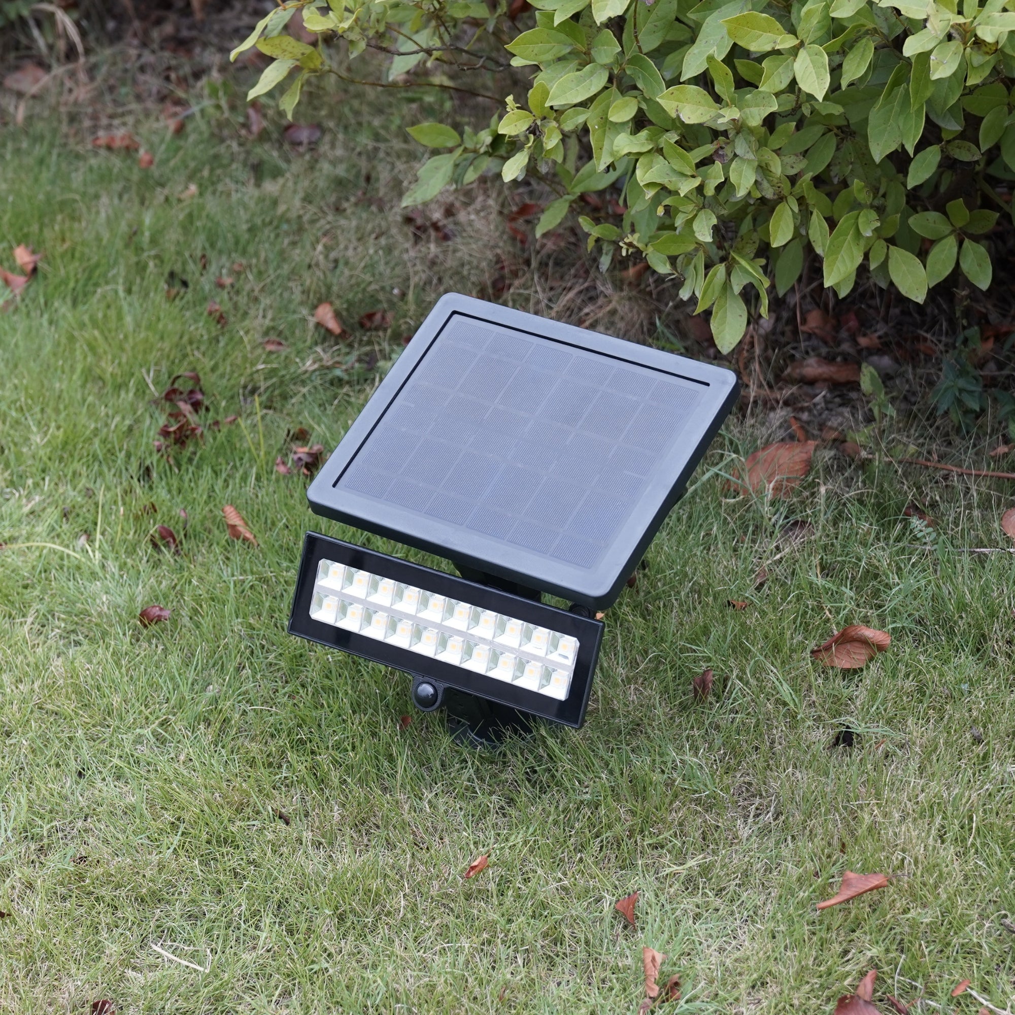 POWER-2000 ultra-powerful solar LED spotlight - Motion detector - 3 lighting modes 200 to 1800 lumens - Lumihome