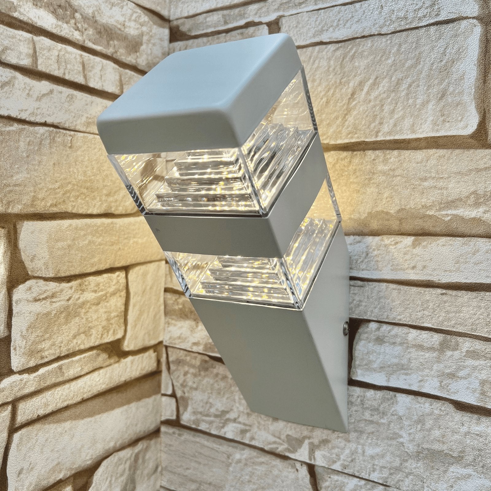 Led Pyramid wall lamp 32 leds - 230V - 1000 lumens - 4000k - Lumihome-France.com