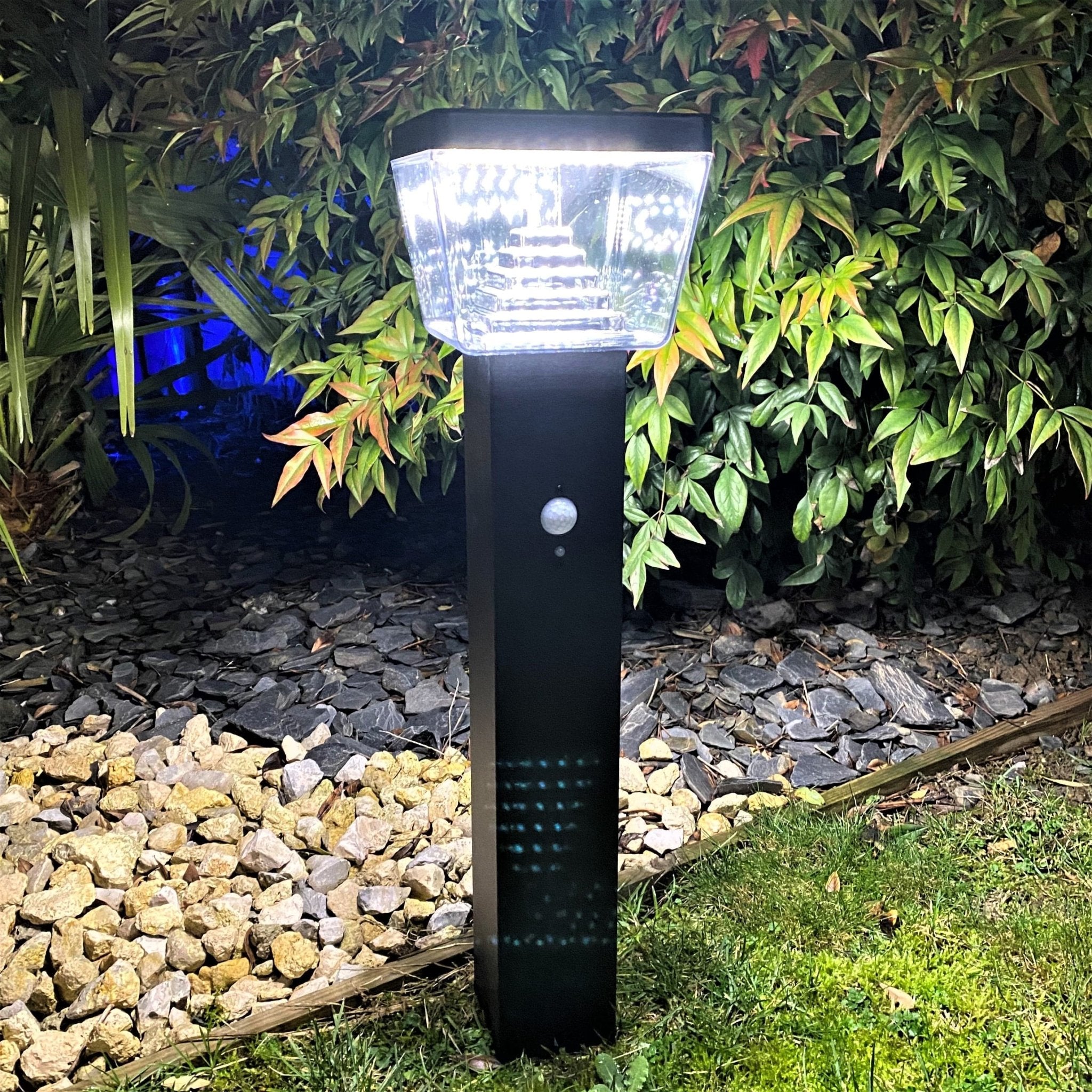 LIBERTY Led solar bollard - Motion detector - 3 lighting modes - 75 to 600 lumens - Lumihome-France.com