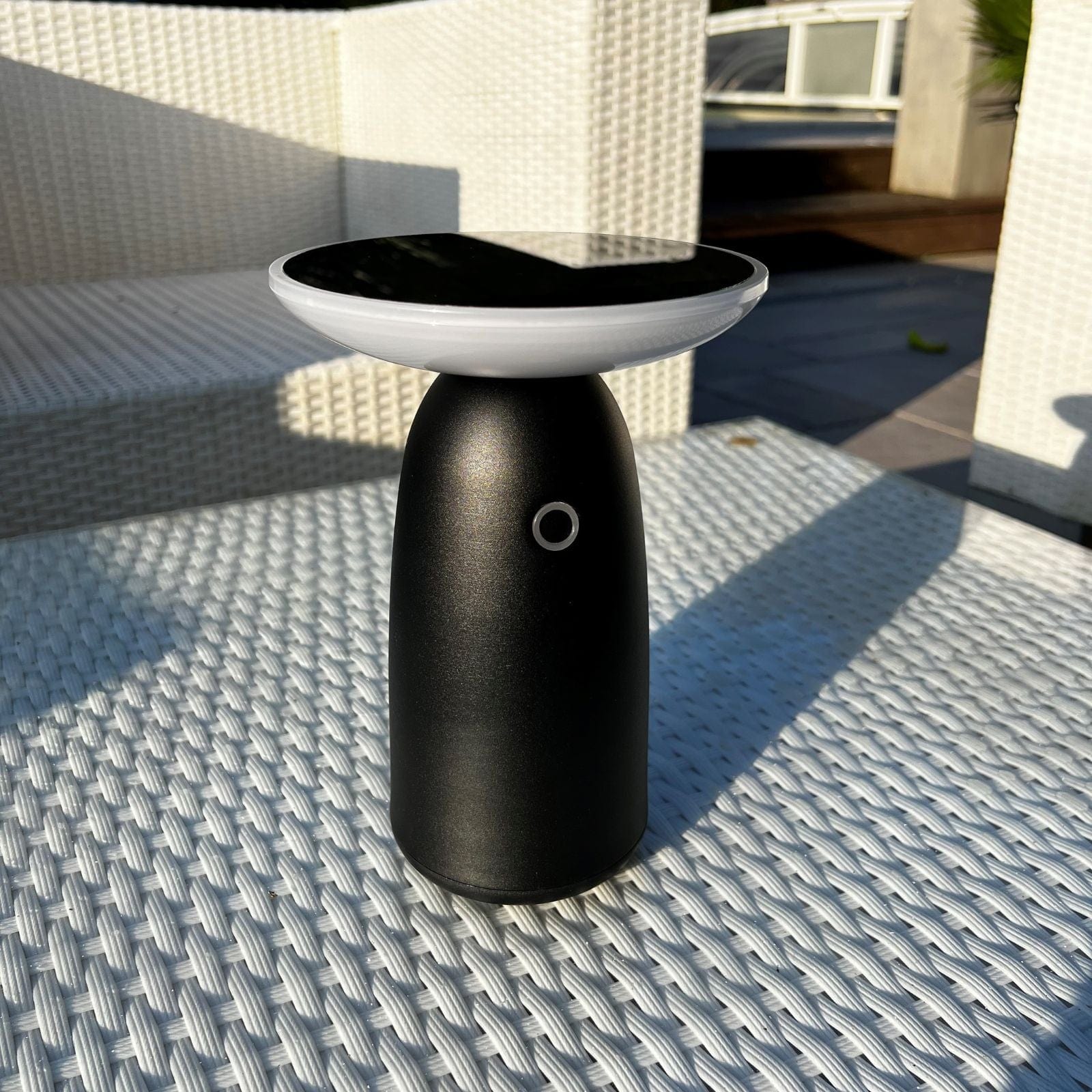 HALO black solar LED table lamp - 3 lighting modes - max 250 lumens - USB plug - Lumihome-France.com