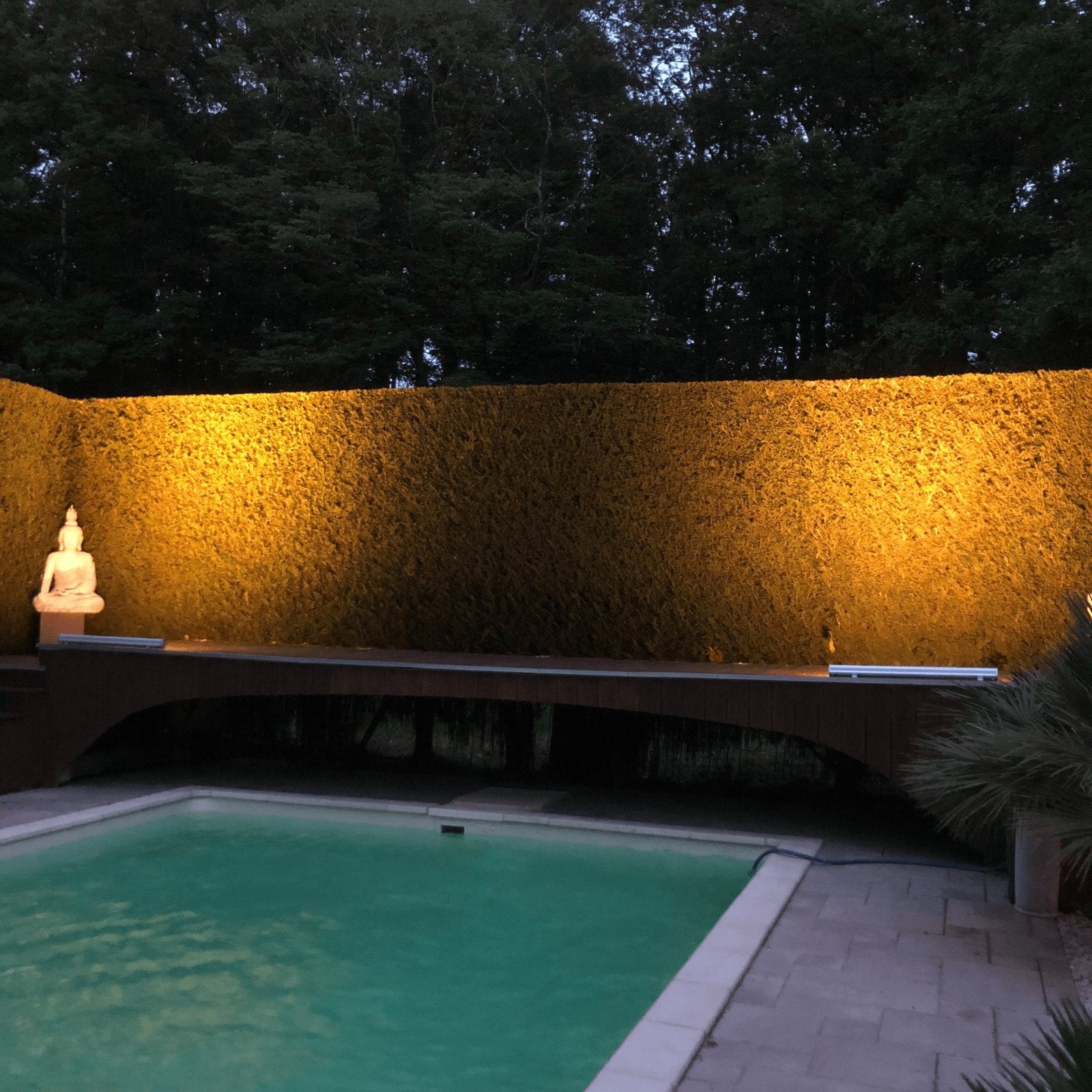 Led exterior RGB+CCT Mi-boxer - 230V- 24W - Mando a distancia - IP66 - Lumihome-France.com