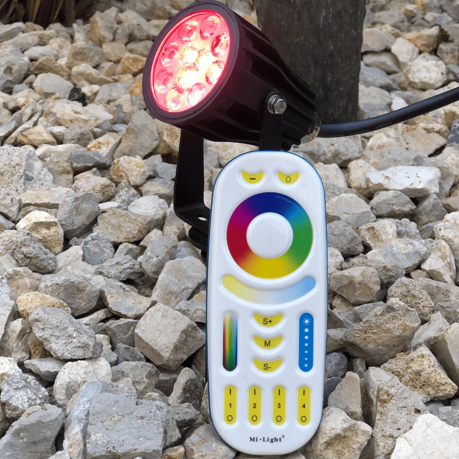 Mi-Boxer LED conectado RGB/CCT foco de poste - 230V - 6W - Mando a distancia - Lumihome-France.com