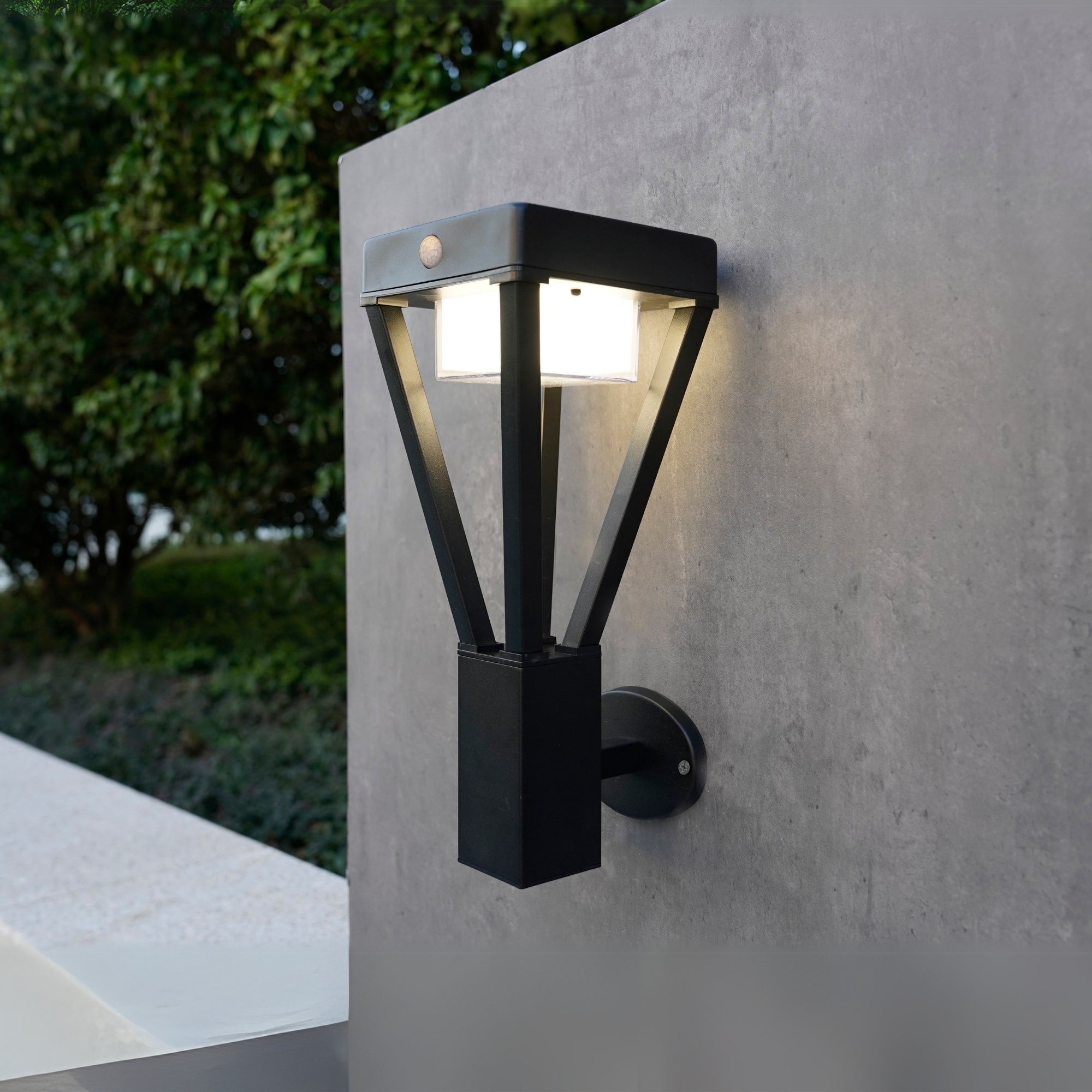 LUXOR lampada solare da parete a Led per esterni - Rilevatore di movimento - 3 modalità di illuminazione da 75 a 600 lumen - Lumihome