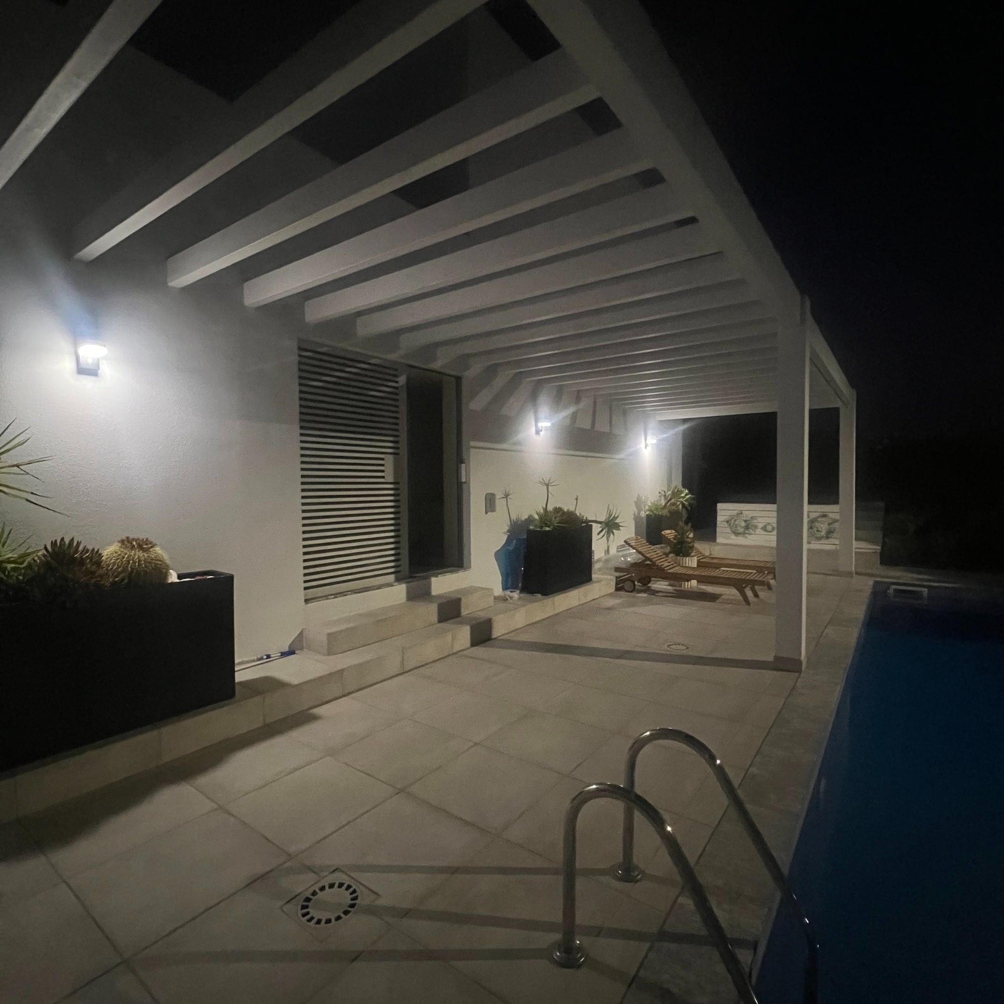 Lampada da parete a Led solare per esterni VENUS - Rilevatore di movimento - 3 modalità di illuminazione da 75 a 600 lumen - Lumihome