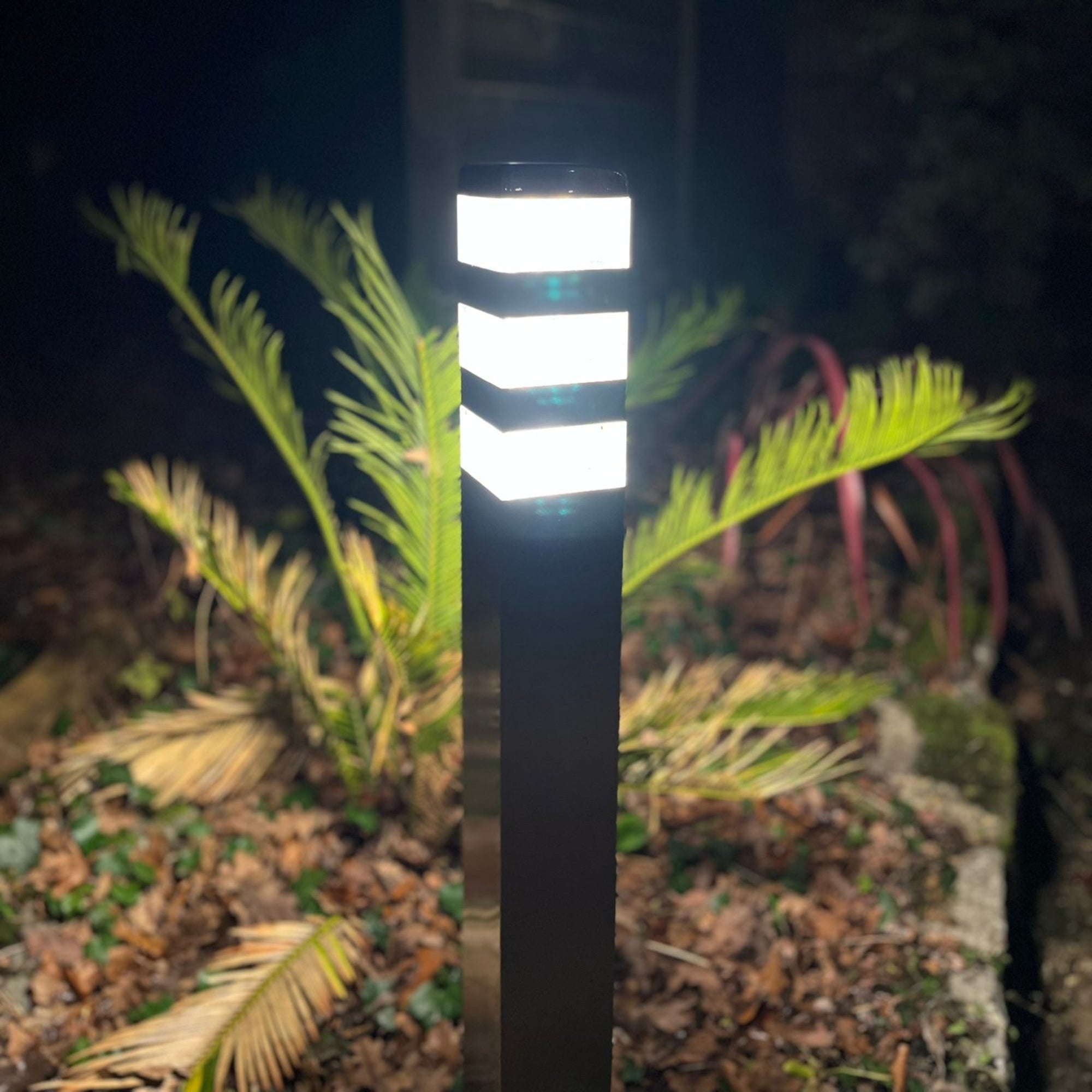 Dissuasore a piramide 48 LED - 230V - Altezza 80cm - 1500 lumen - Lumihome