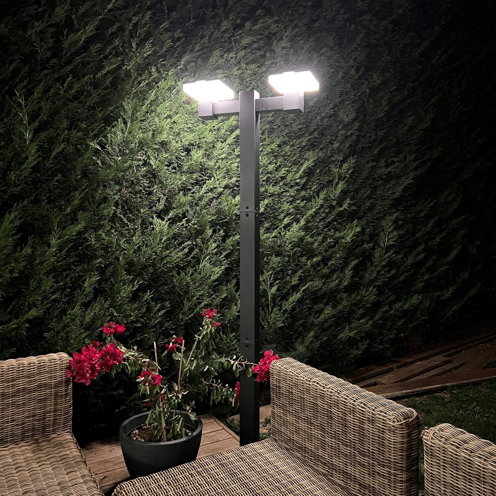 Lampada da terra a LED solare SUN-2000 - Altezza regolabile 1,20 m o 2 m - Da 200 a 2000 lumen - Telecomando - Lumihome