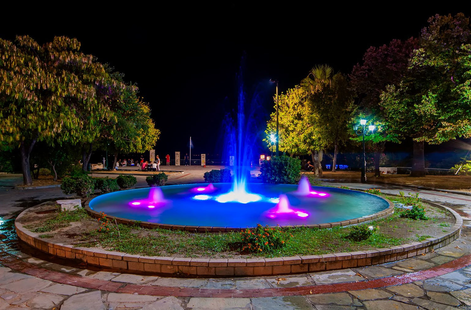 Desfrute de um lago no seu jardim - Lumihome