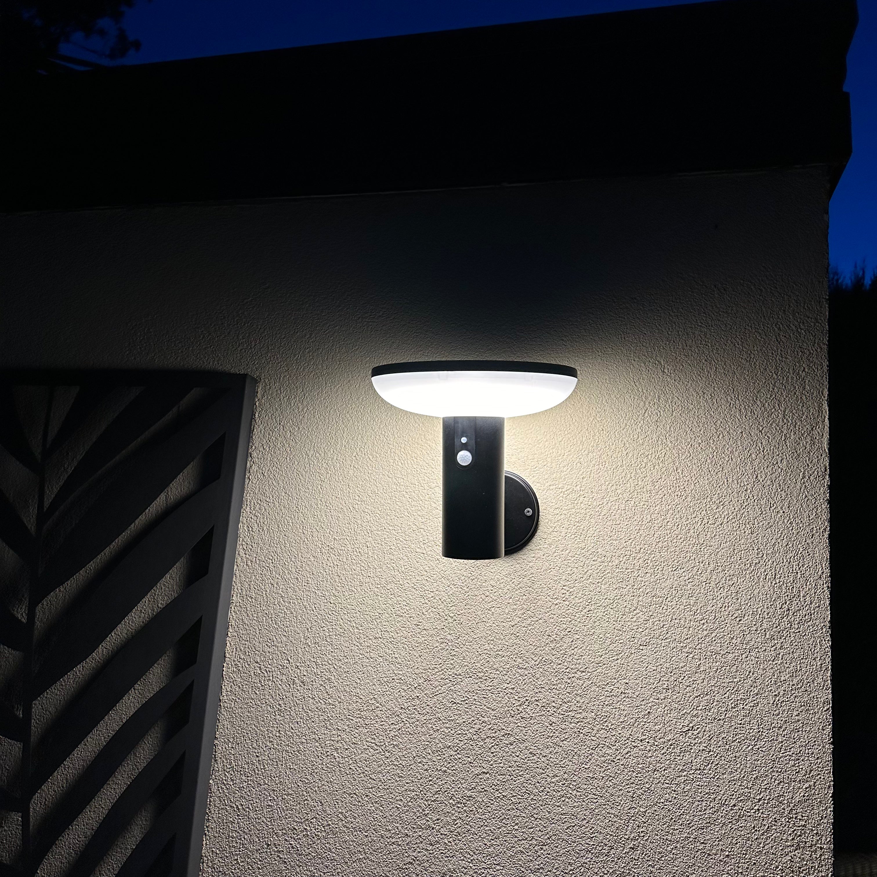 HALO solar Led wall light - Detetor de movimento - 3 modos de iluminação 100 a 1000 lúmens