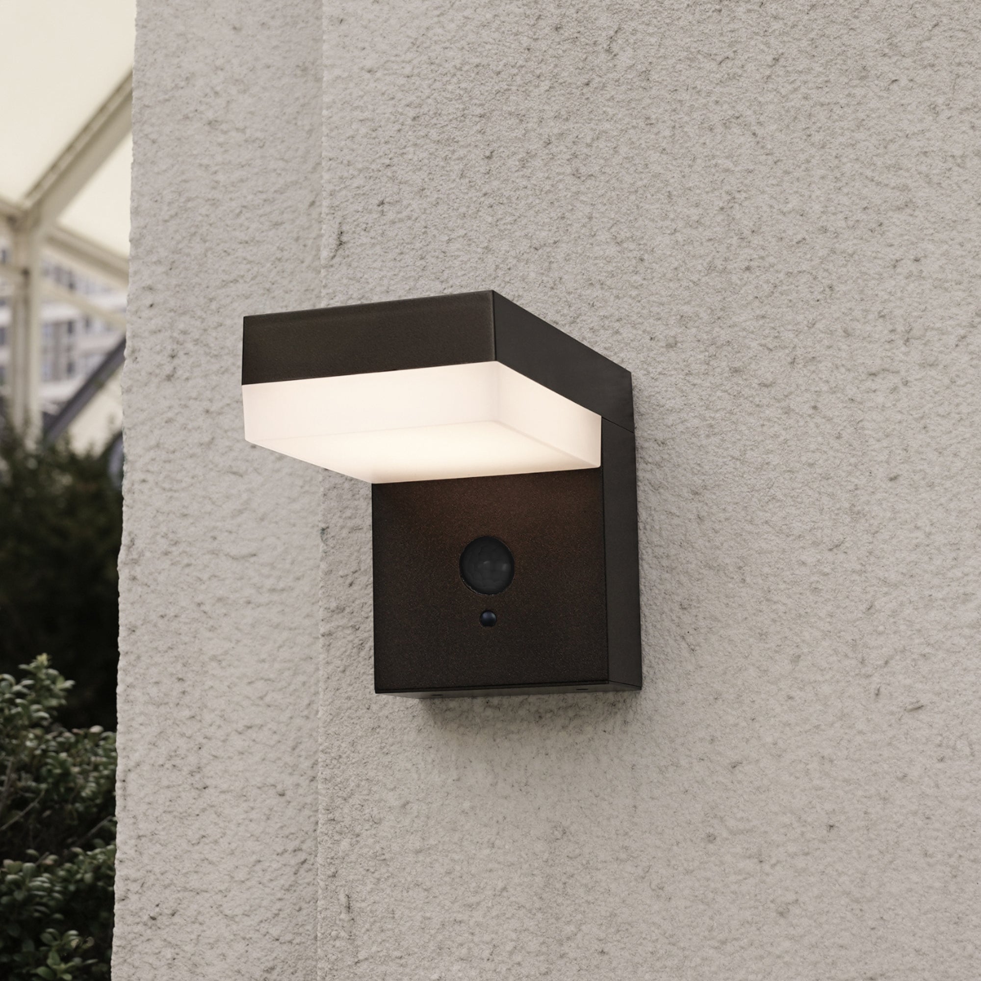 Candeeiro de parede LED solar para exterior VENUS - Detetor de movimento - 3 modos de iluminação 100 a 1000 lúmens - Lumihome